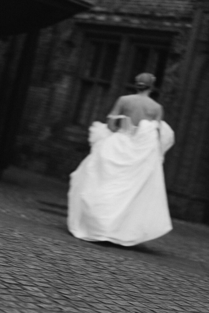 Layer Marney Tower styled shoot. Veni Infantino Dress. Fine Art wedding photographer. Modern wedding trends in photography. Tracey Davies Photography 